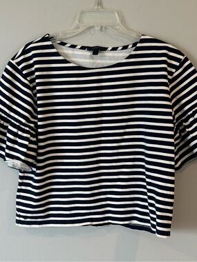 J Crew Top Womens Size Medium Black White Striped Ruffle Sleeve Cropped Preppy